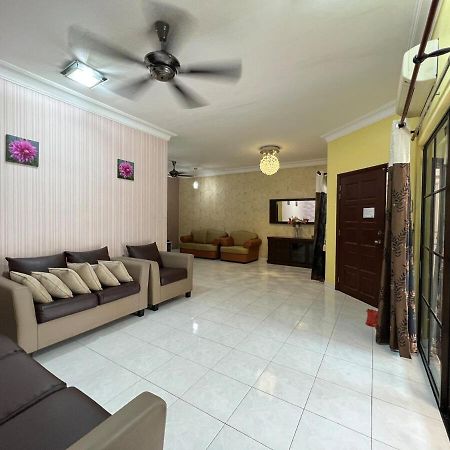 Rini Utama Homestay Skudai Dış mekan fotoğraf