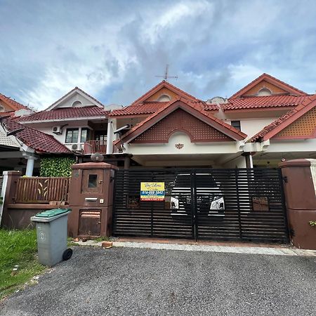 Rini Utama Homestay Skudai Dış mekan fotoğraf